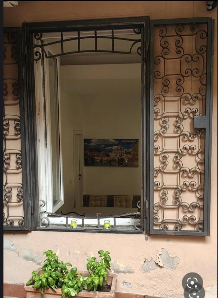 Crescenziovaticanflat * Rom