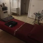 Crescenziovaticanflat